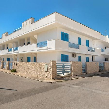 L'Attico Di Apartment Lido Marini Bagian luar foto