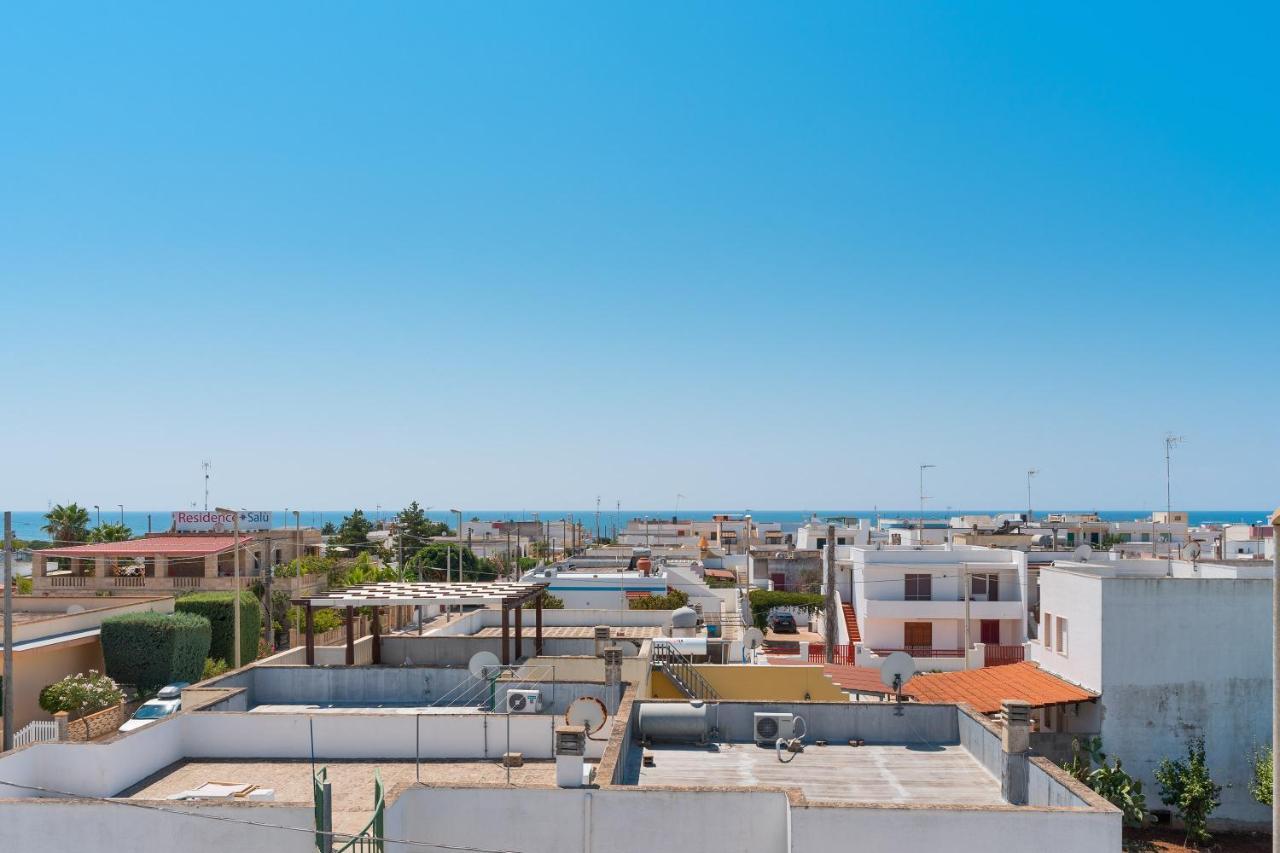 L'Attico Di Apartment Lido Marini Bagian luar foto