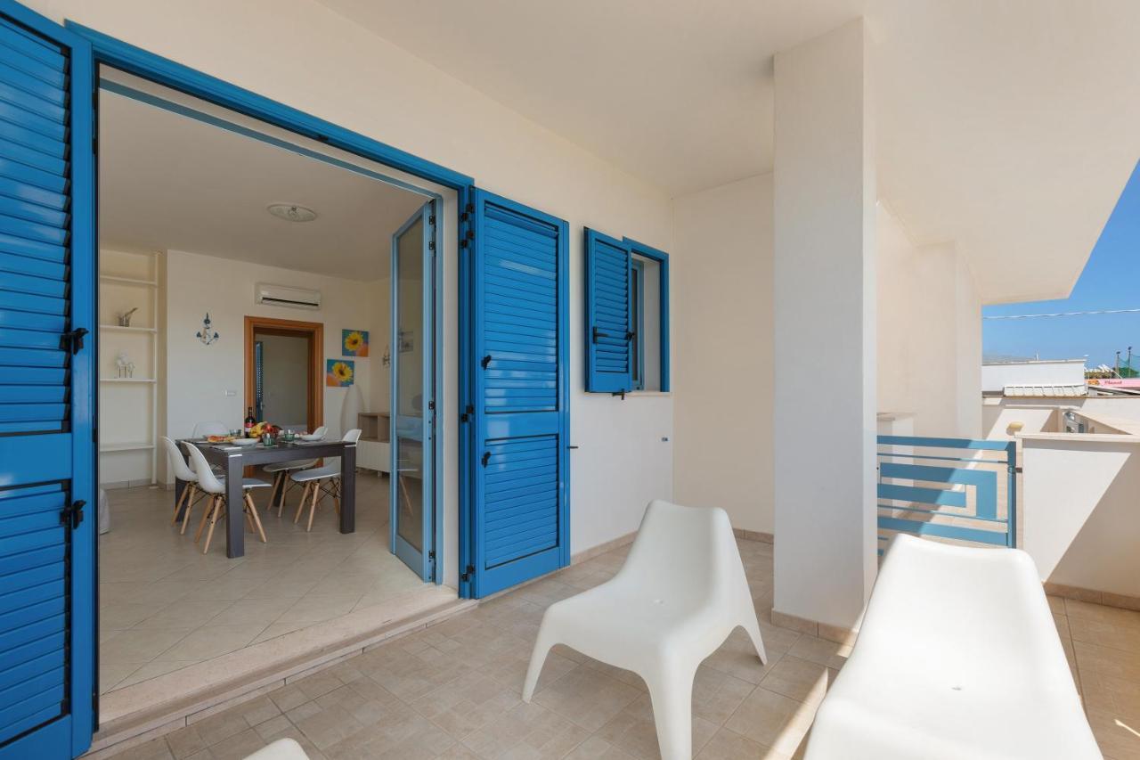 L'Attico Di Apartment Lido Marini Bagian luar foto
