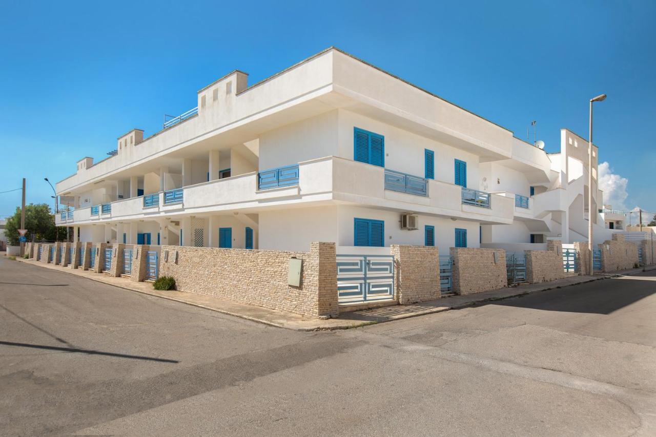 L'Attico Di Apartment Lido Marini Bagian luar foto